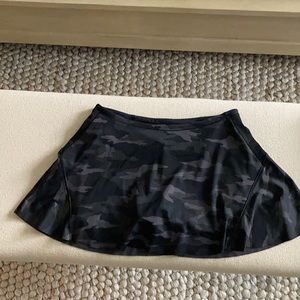 Athleta camo tennis skirt size medium worn once